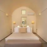 Finika Santorini Mesaria