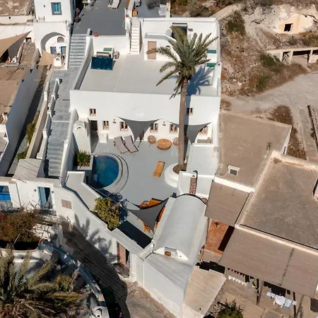 Finika Santorini Μεσαριά