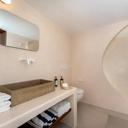 Finika Santorini Villa *