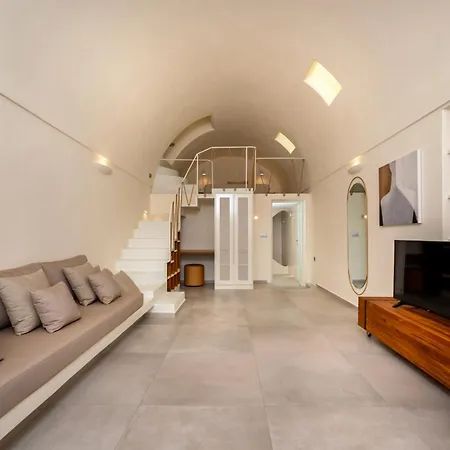 Finika Santorini Villa *