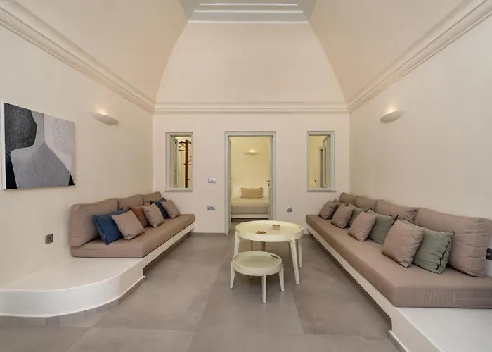 Finika Santorini Messaria (Santorini)