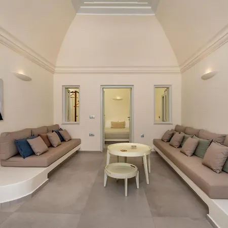Finika Santorini Mesaria