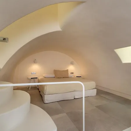 Finika Santorini Villa Mesaria