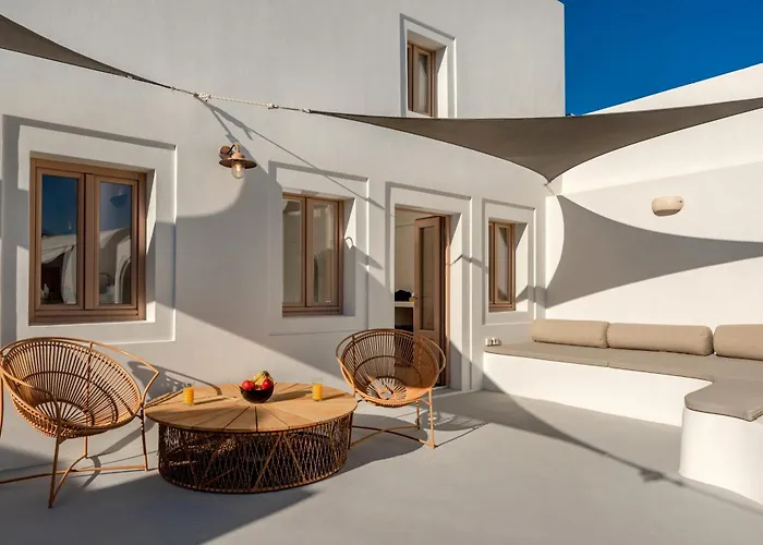 Finika Santorini * 메사리아